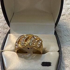 Elegant Gold and Silver Women's Ring